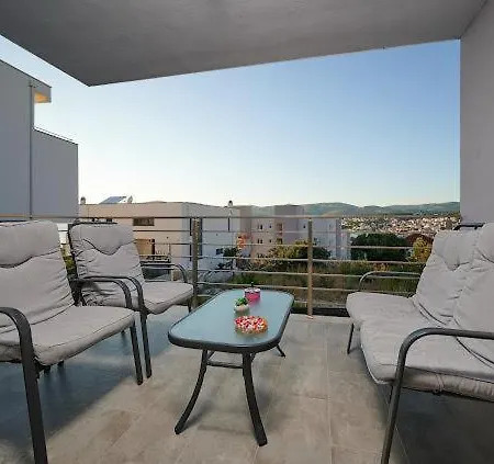 Okrug Gornji Matteo 1 * Trogir