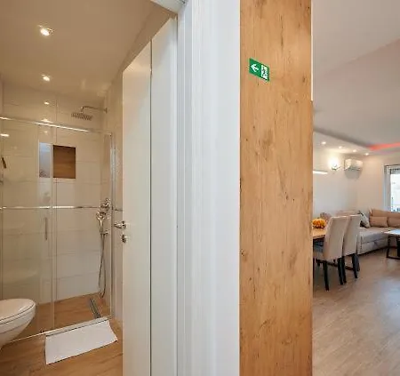 Apartment Okrug Gornji Matteo 1