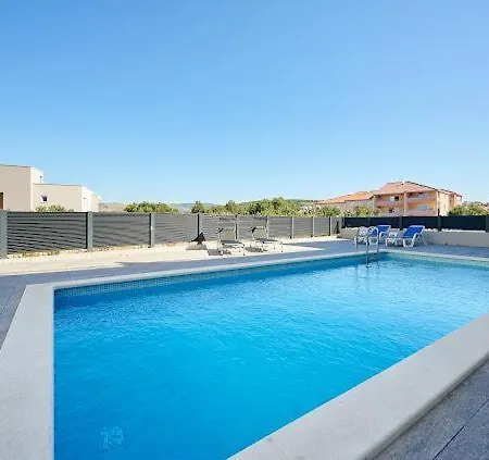 Okrug Gornji Matteo 1 Apartment Trogir