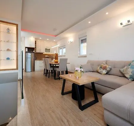 Okrug Gornji Matteo 1 * Трогир